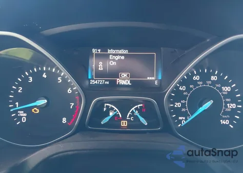 2017 Ford Focus Se z USA, uszkodzony, nr VIN 1FADP3F22HL303059